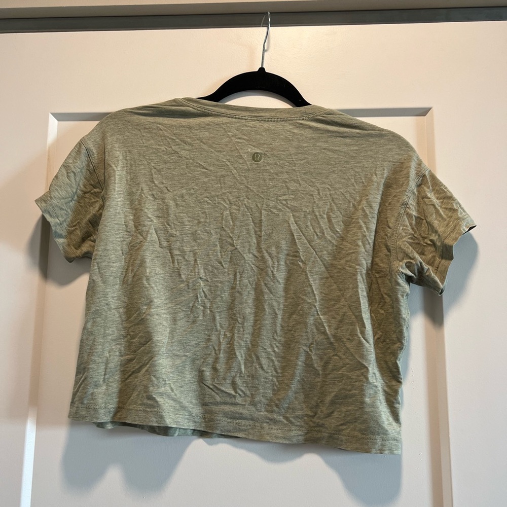 Lululemon cropped tee - Picture 2 of 2
